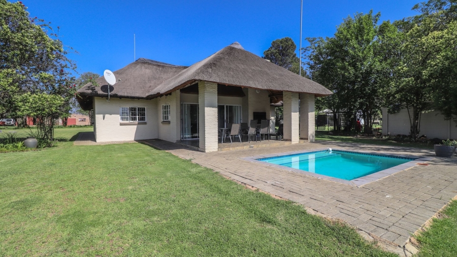 10 Bedroom Property for Sale in Lochvaal Gauteng