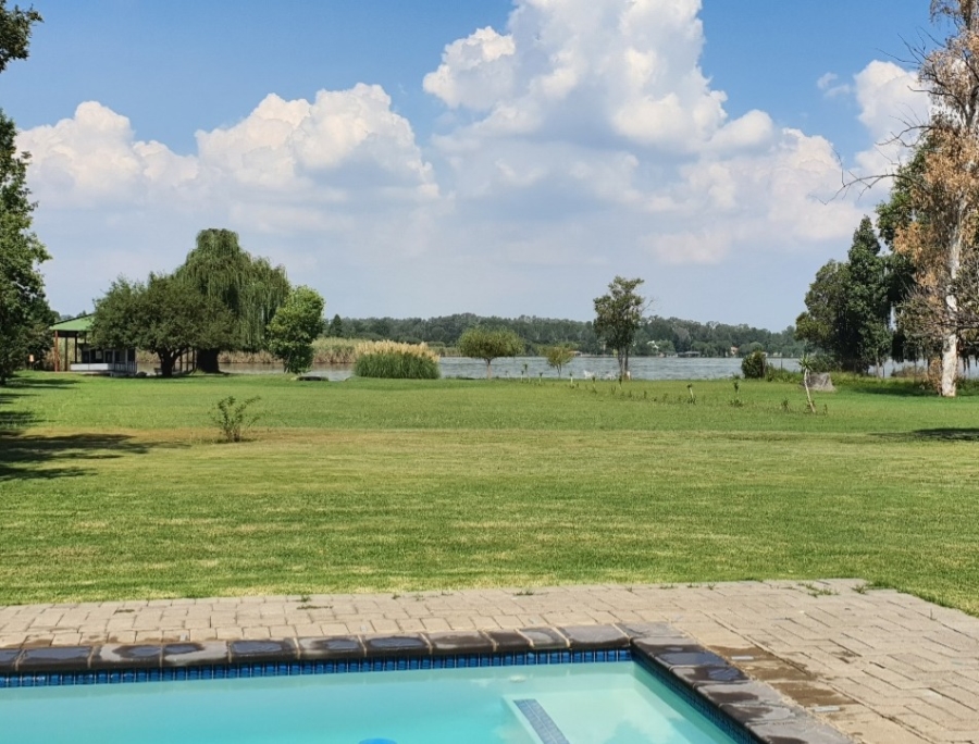 10 Bedroom Property for Sale in Lochvaal Gauteng