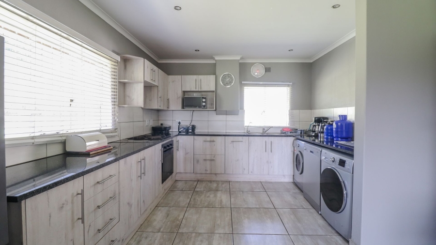 10 Bedroom Property for Sale in Lochvaal Gauteng