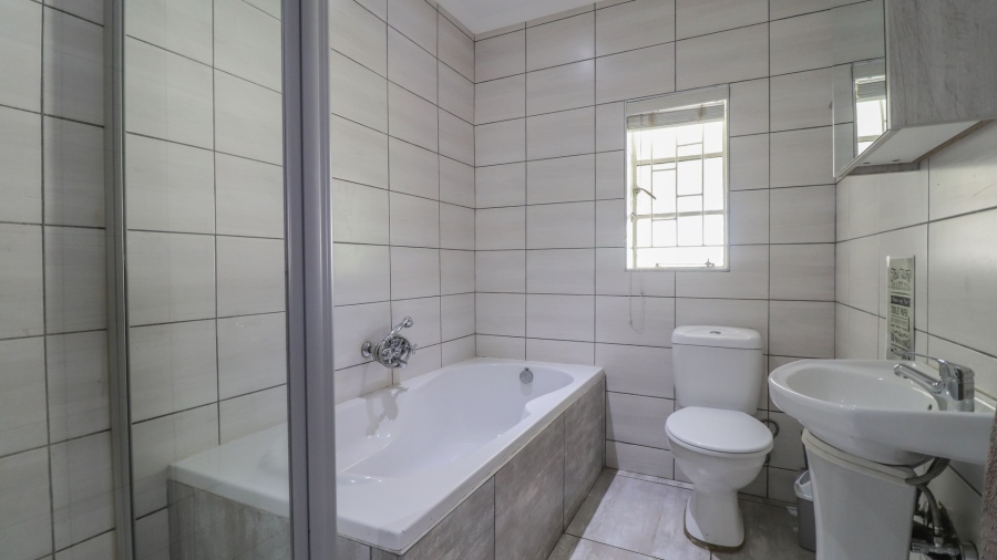 10 Bedroom Property for Sale in Lochvaal Gauteng