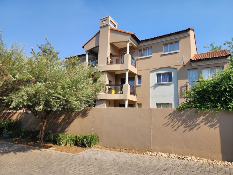 1 Bedroom Property for Sale in Glen Marais Gauteng