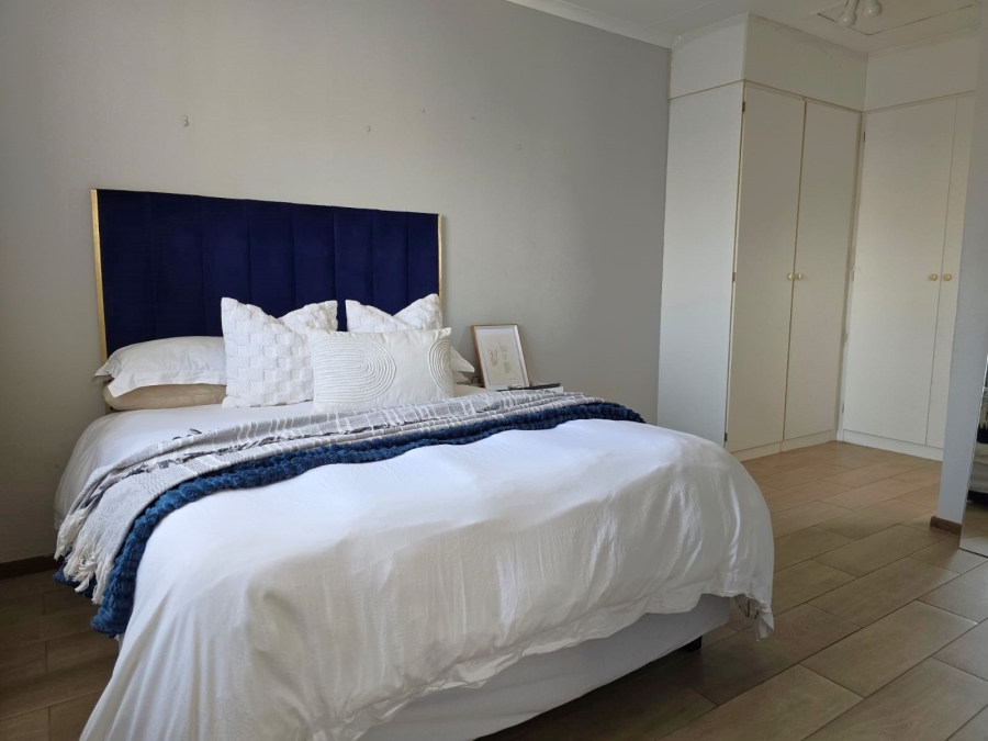 1 Bedroom Property for Sale in Glen Marais Gauteng