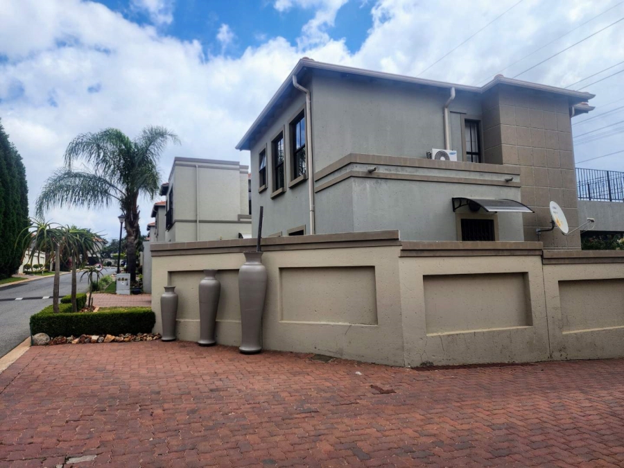 To Let 3 Bedroom Property for Rent in Morningside Gauteng