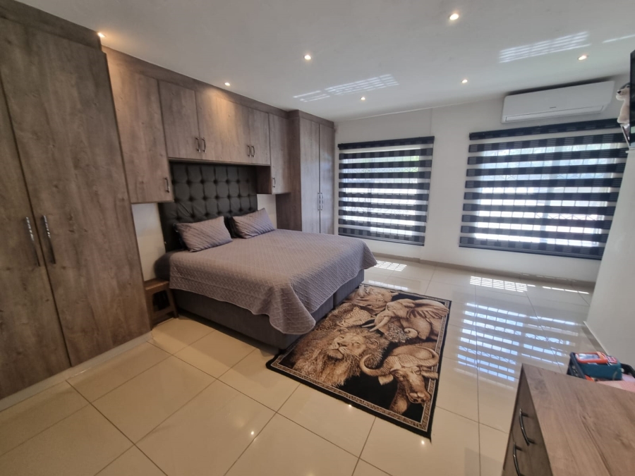 6 Bedroom Property for Sale in Mondeor Gauteng