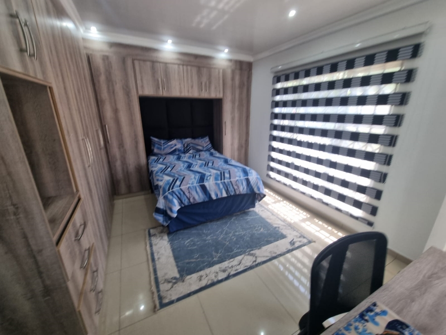 6 Bedroom Property for Sale in Mondeor Gauteng