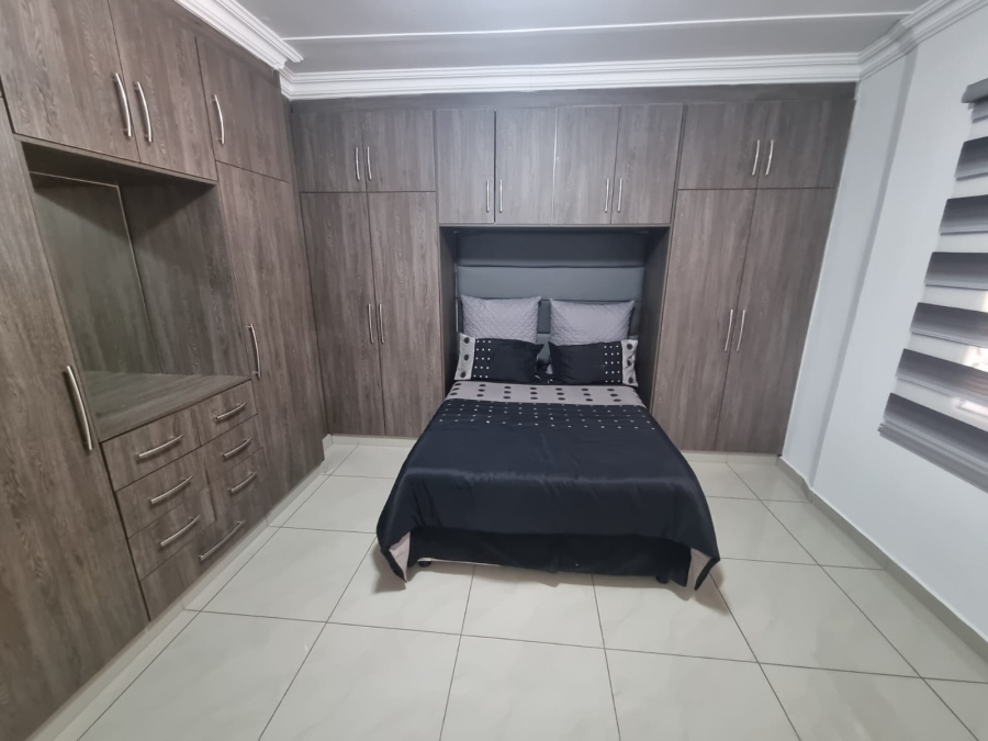 6 Bedroom Property for Sale in Mondeor Gauteng