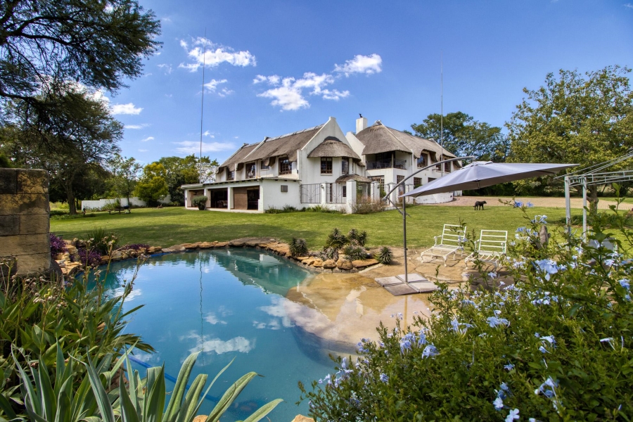 8 Bedroom Property for Sale in Chartwell Gauteng