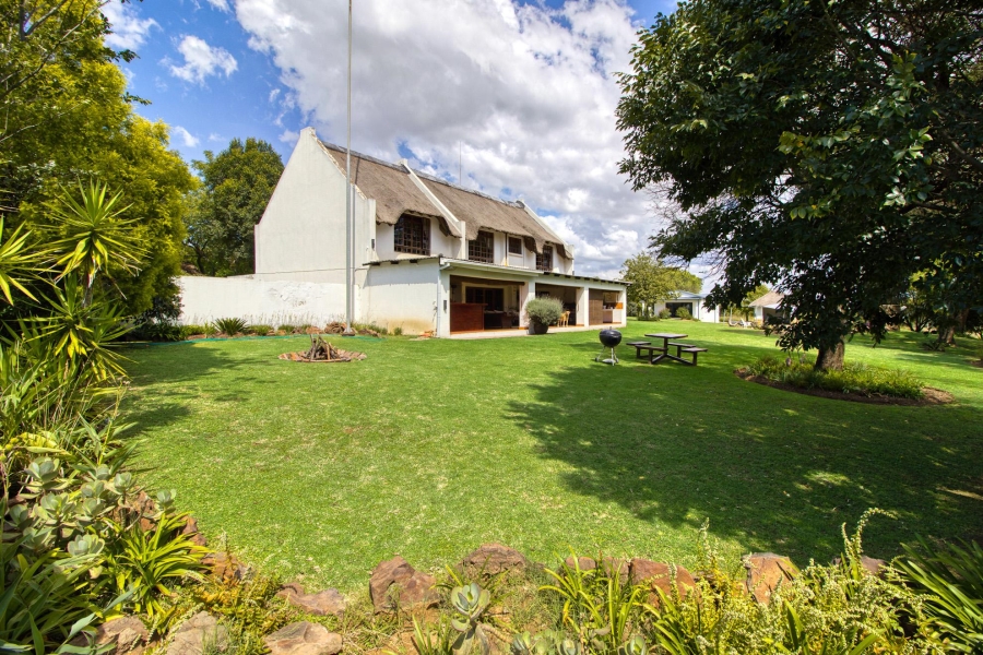 8 Bedroom Property for Sale in Chartwell Gauteng