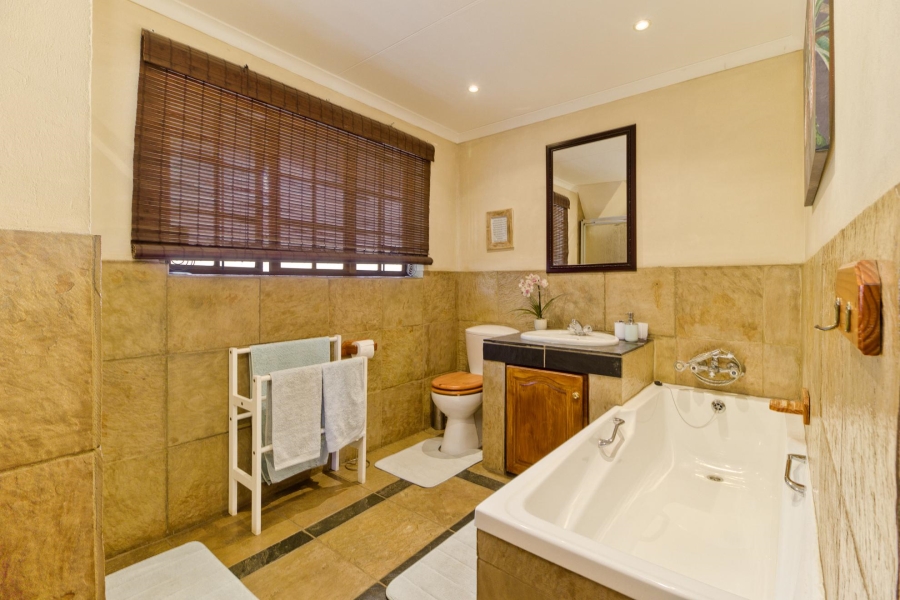 8 Bedroom Property for Sale in Chartwell Gauteng