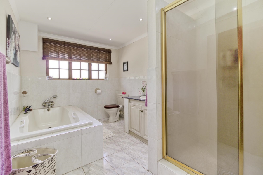 8 Bedroom Property for Sale in Chartwell Gauteng