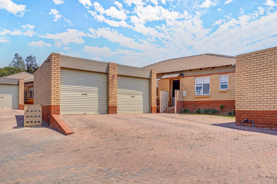 3 Bedroom Property for Sale in Halfway Gardens Gauteng