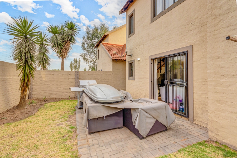 2 Bedroom Property for Sale in Halfway Gardens Gauteng