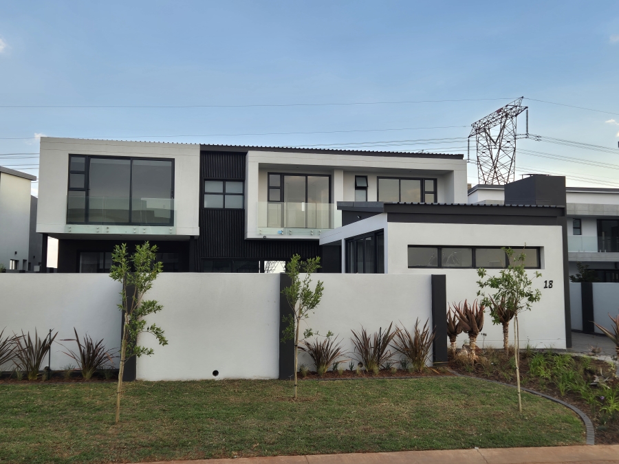 5 Bedroom Property for Sale in Midstream Heights Gauteng