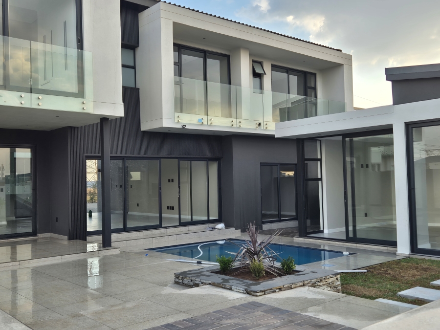 5 Bedroom Property for Sale in Midstream Heights Gauteng