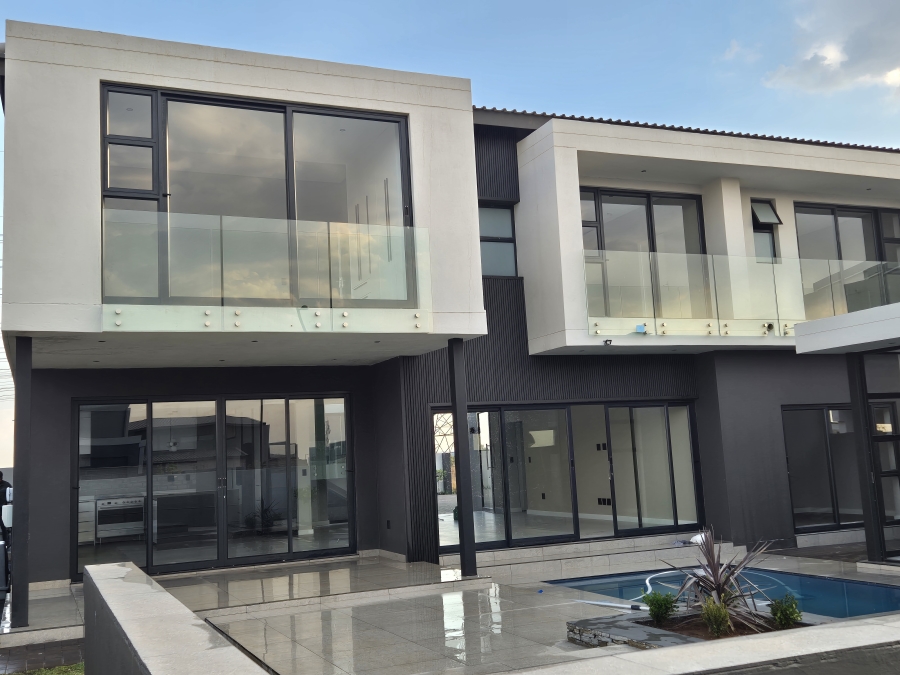 5 Bedroom Property for Sale in Midstream Heights Gauteng