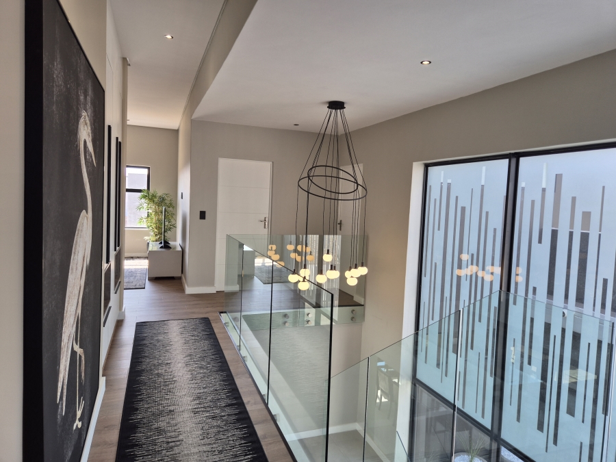 5 Bedroom Property for Sale in Midstream Heights Gauteng