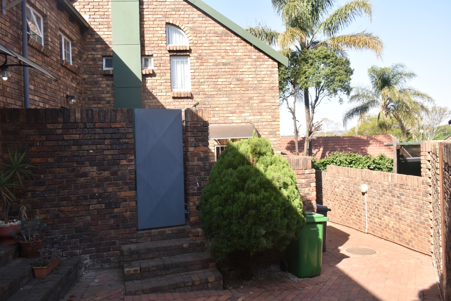 3 Bedroom Property for Sale in Garsfontein Gauteng