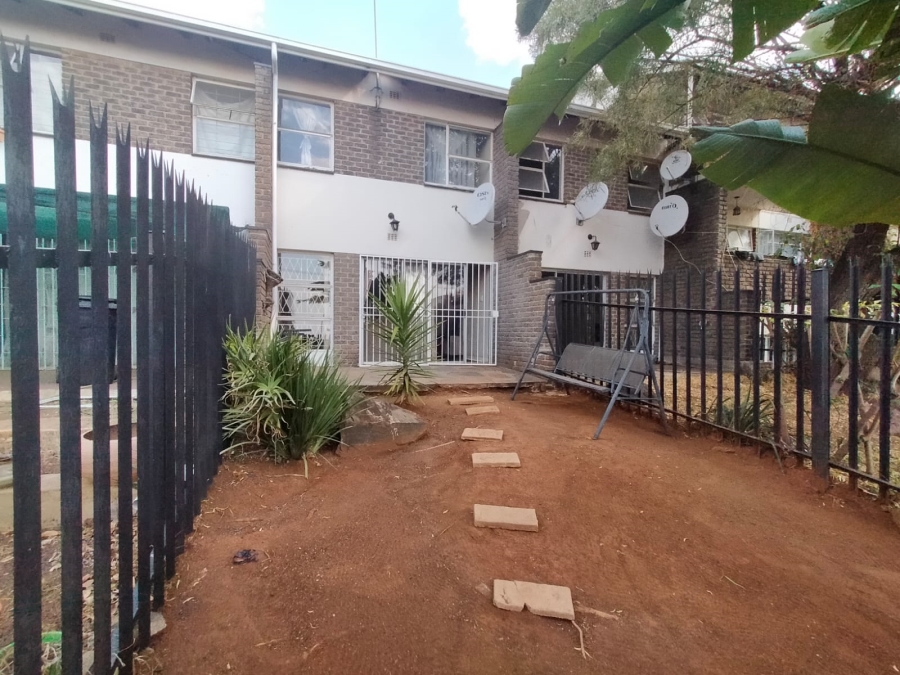 2 Bedroom Property for Sale in Windsor East Gauteng