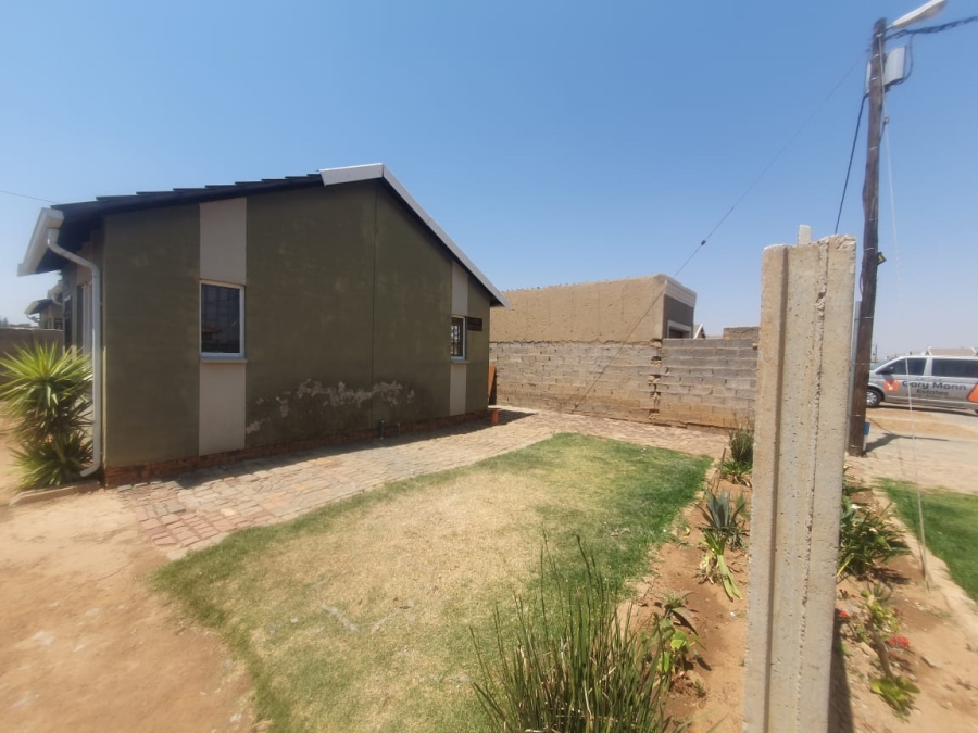 2 Bedroom Property for Sale in Savanna City Gauteng