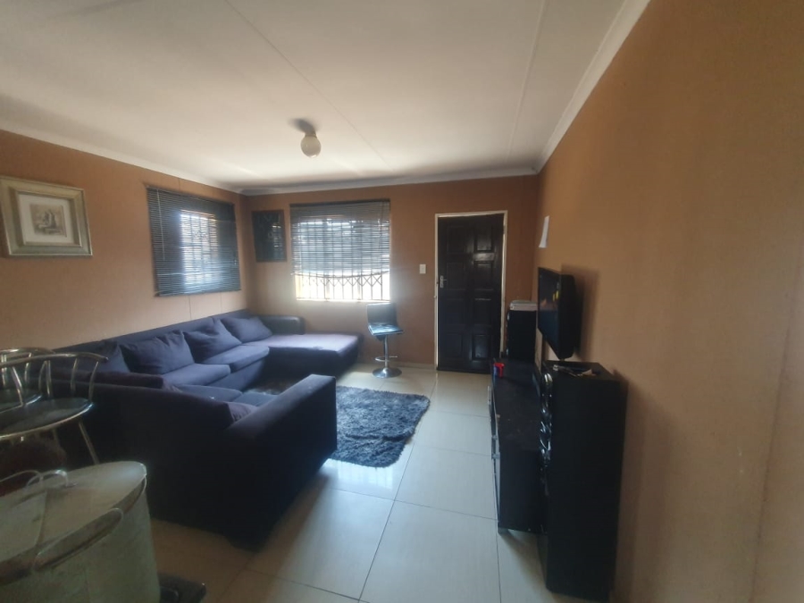 2 Bedroom Property for Sale in Savanna City Gauteng