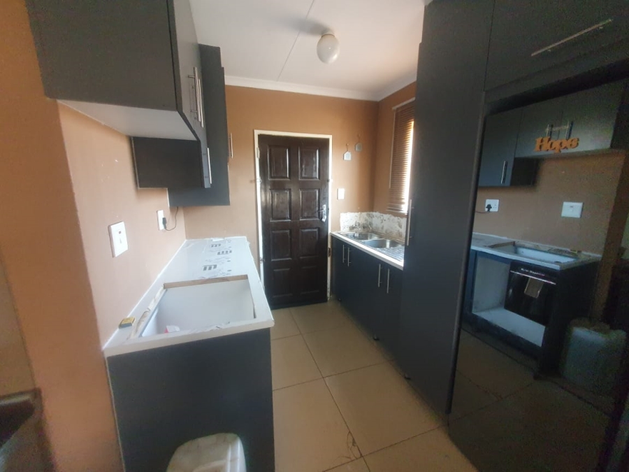 2 Bedroom Property for Sale in Savanna City Gauteng