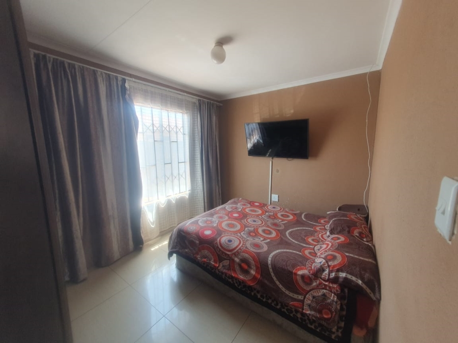 2 Bedroom Property for Sale in Savanna City Gauteng