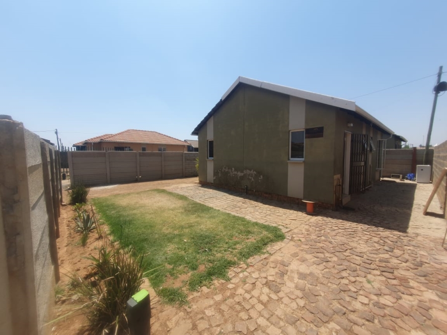 2 Bedroom Property for Sale in Savanna City Gauteng