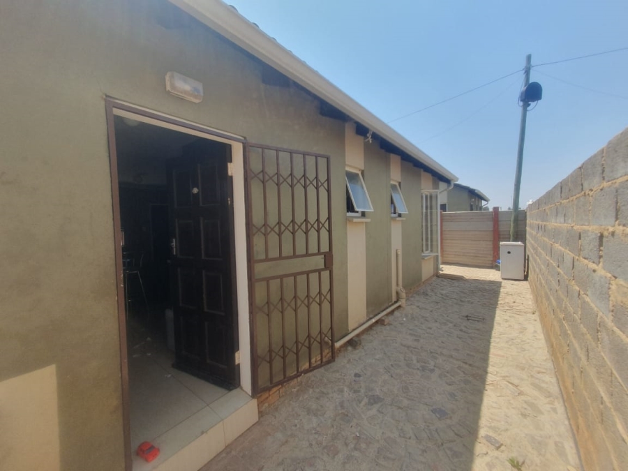 2 Bedroom Property for Sale in Savanna City Gauteng