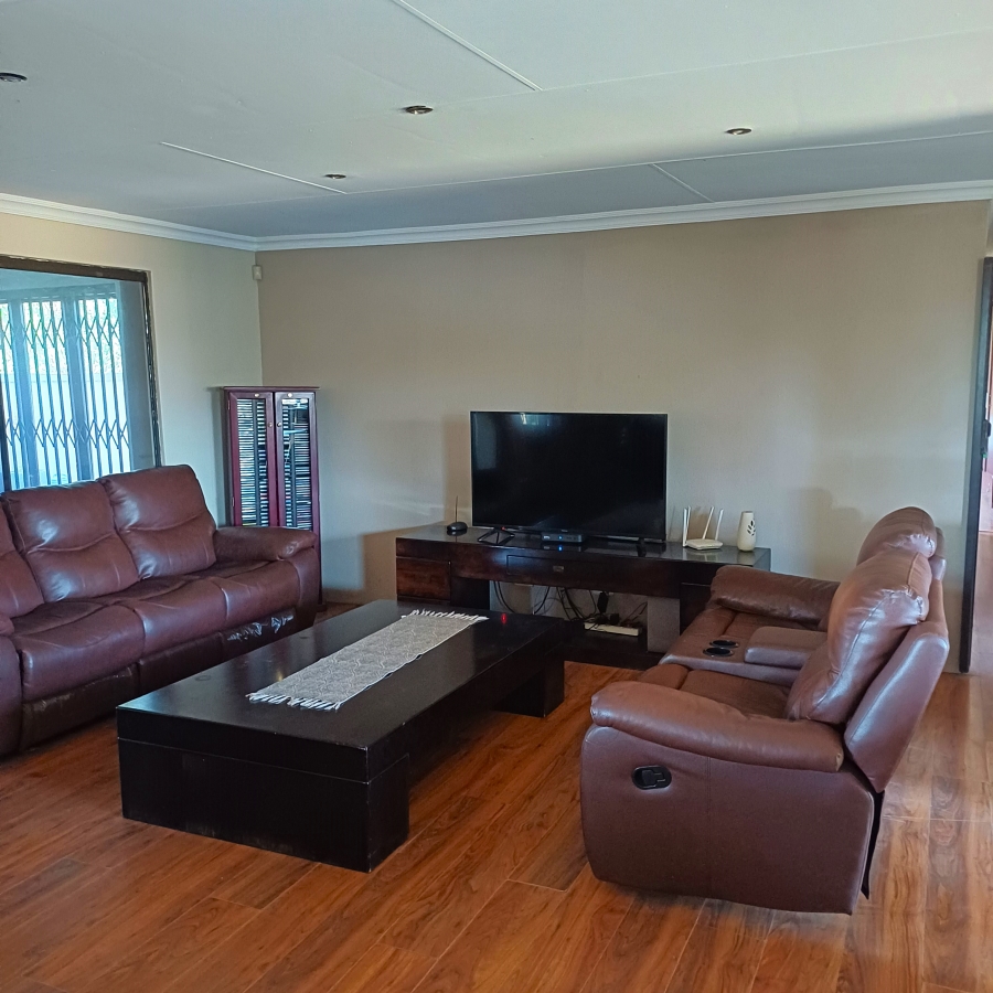 3 Bedroom Property for Sale in Buyscelia Gauteng