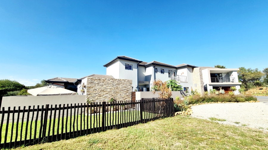 5 Bedroom Property for Sale in Leeuwfontein Gauteng