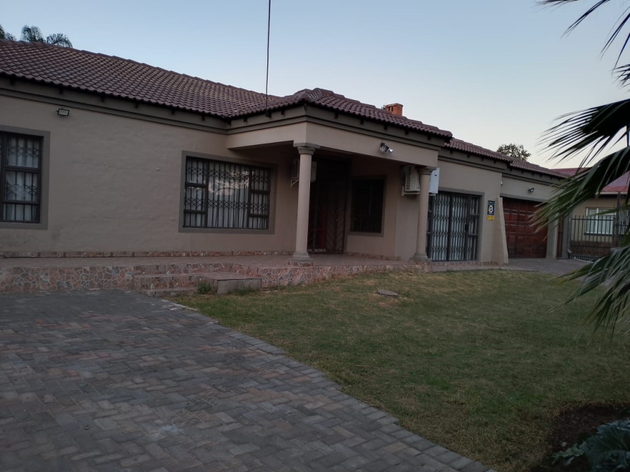 5 Bedroom Property for Sale in Proclamation Hill Gauteng