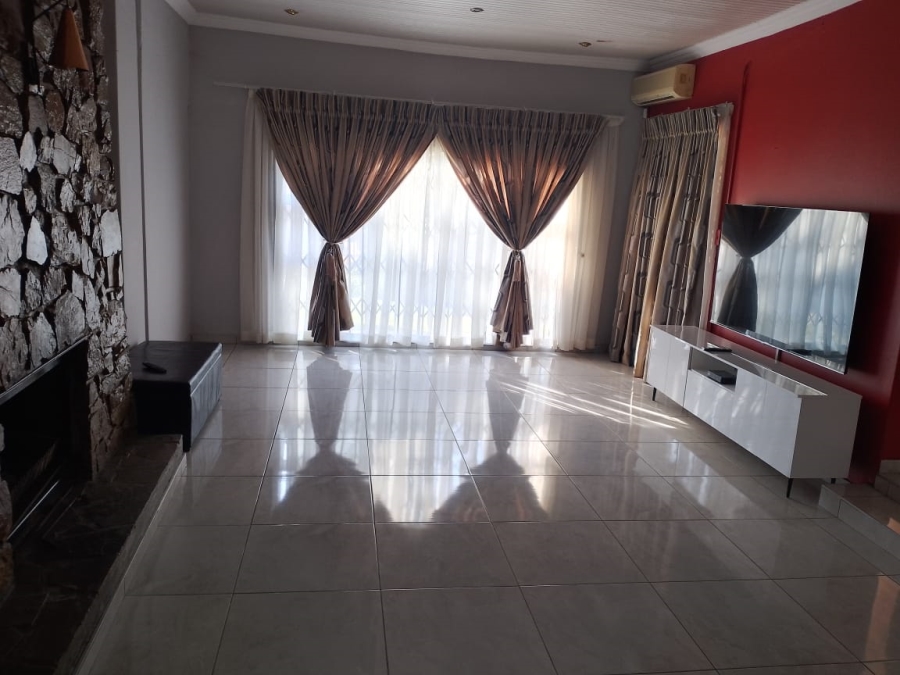 5 Bedroom Property for Sale in Proclamation Hill Gauteng