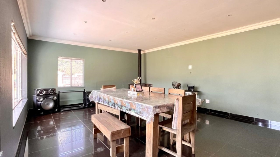 4 Bedroom Property for Sale in Larrendale Gauteng