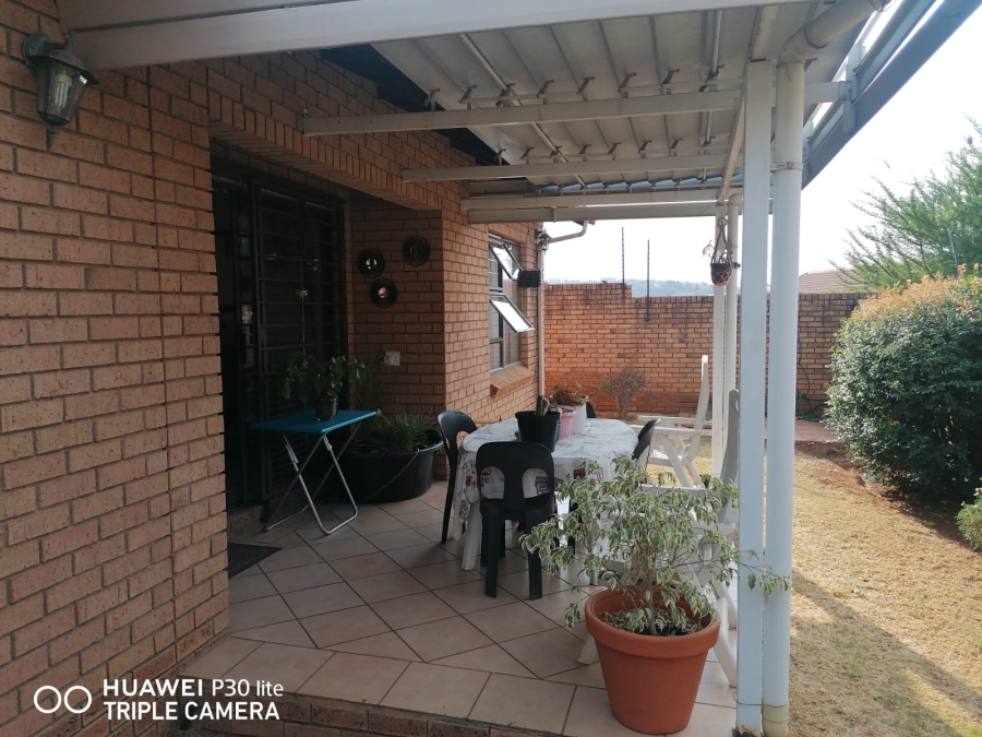 To Let 2 Bedroom Property for Rent in Willow Park Manor Gauteng