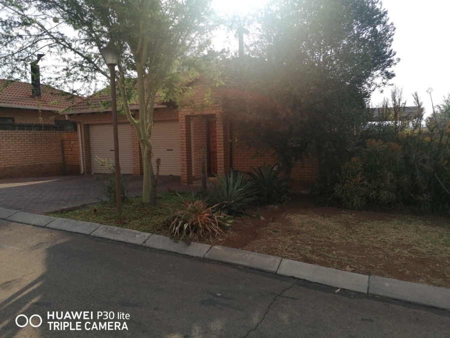 To Let 2 Bedroom Property for Rent in Willow Park Manor Gauteng