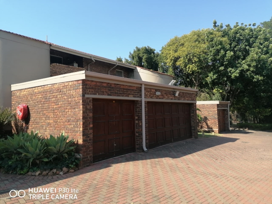 To Let 2 Bedroom Property for Rent in La Montagne Gauteng