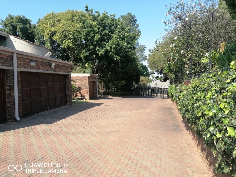 To Let 2 Bedroom Property for Rent in La Montagne Gauteng