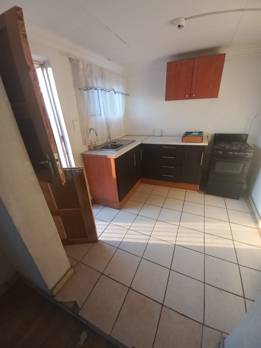 To Let 1 Bedroom Property for Rent in Sophiatown Gauteng