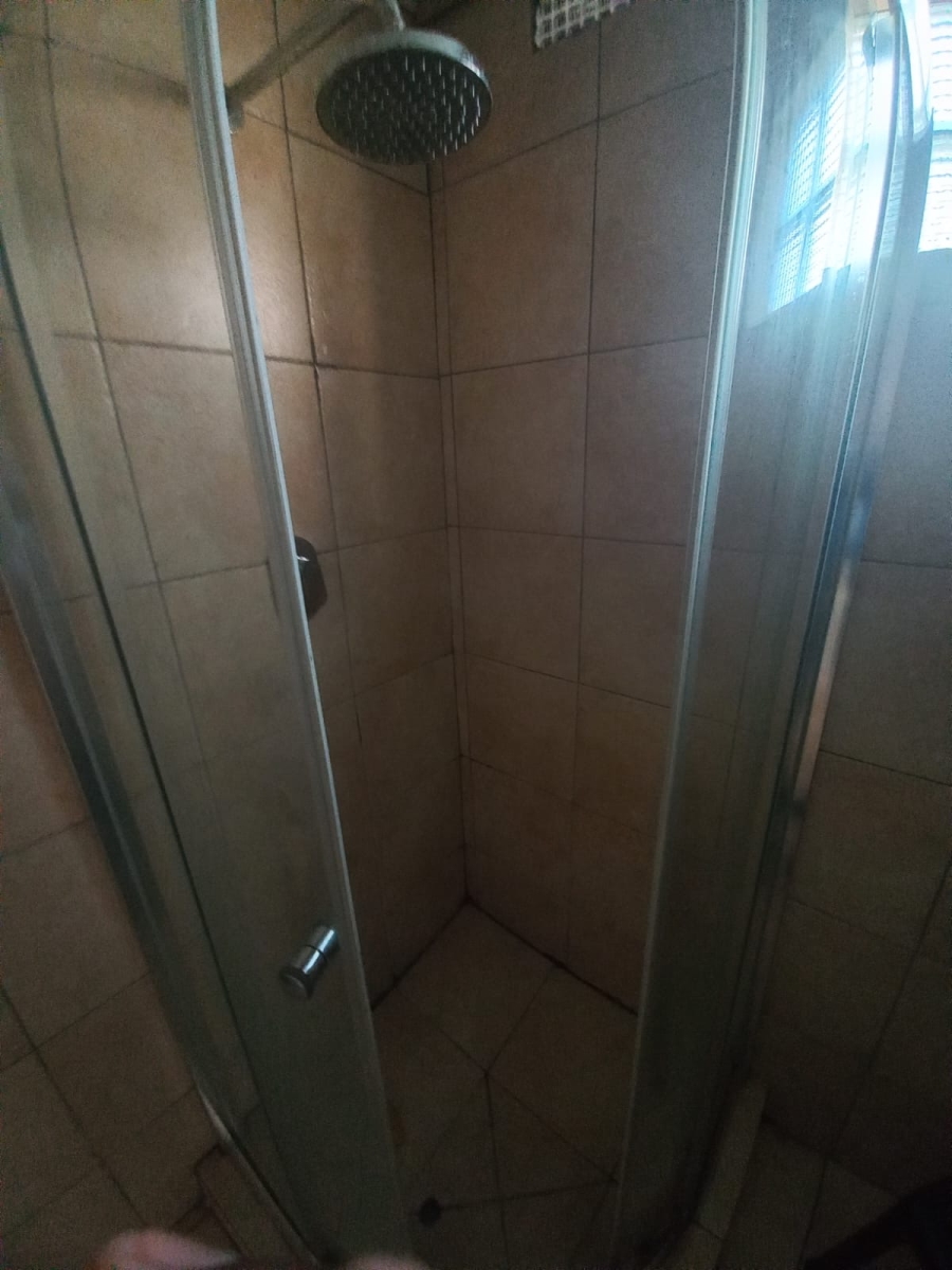 To Let 1 Bedroom Property for Rent in Sophiatown Gauteng