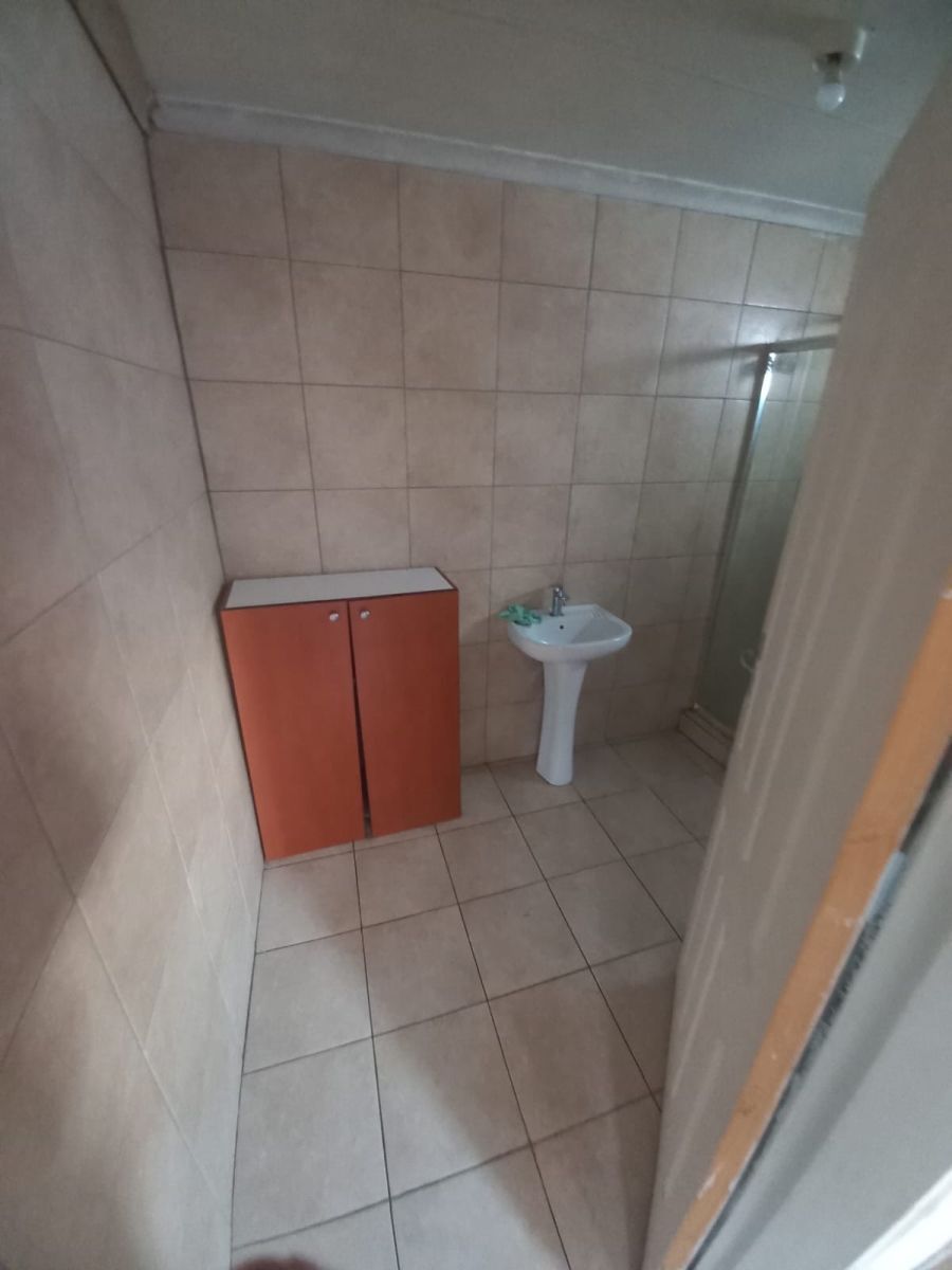 To Let 1 Bedroom Property for Rent in Sophiatown Gauteng