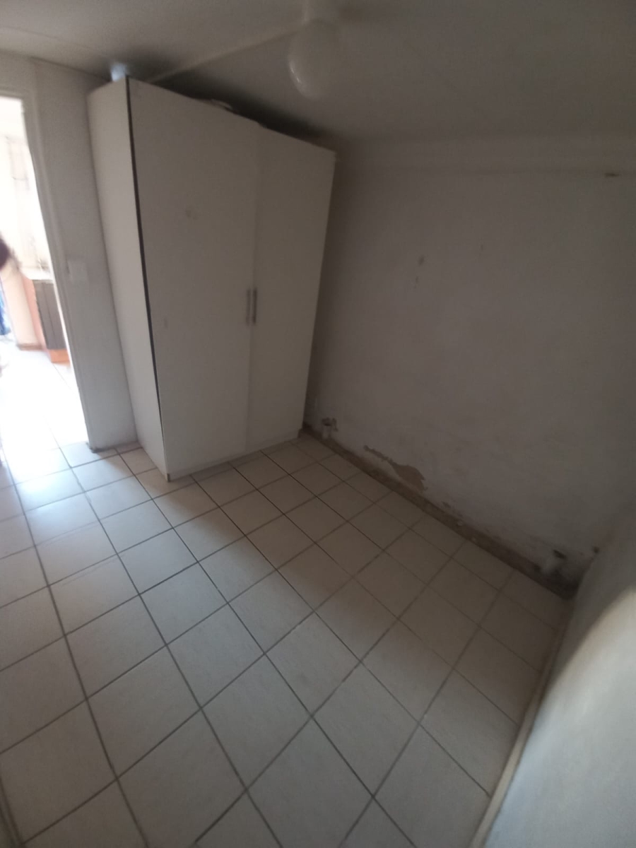 To Let 1 Bedroom Property for Rent in Sophiatown Gauteng