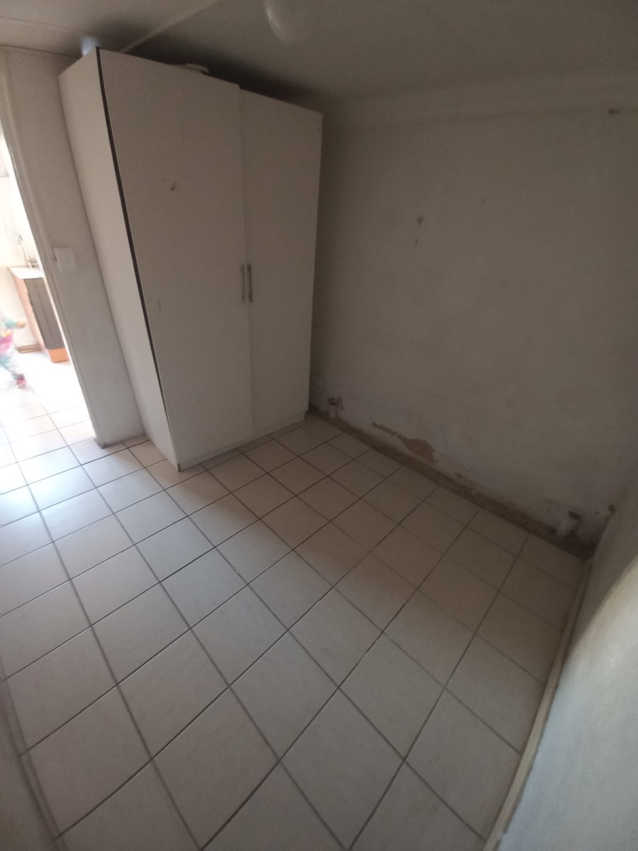 To Let 1 Bedroom Property for Rent in Sophiatown Gauteng