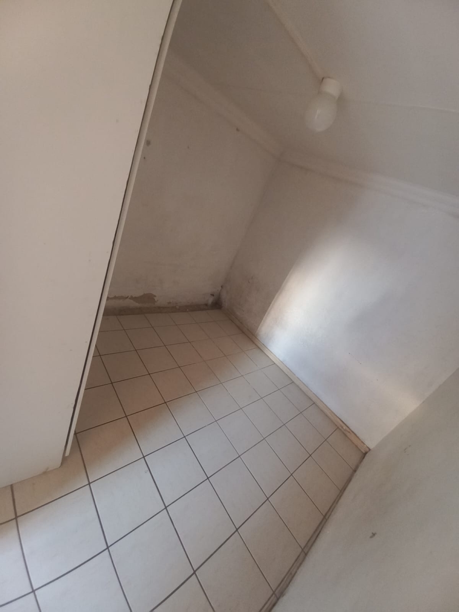 To Let 1 Bedroom Property for Rent in Sophiatown Gauteng