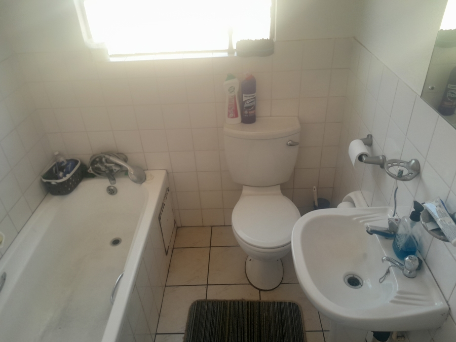 2 Bedroom Property for Sale in Rembrandt Park Gauteng