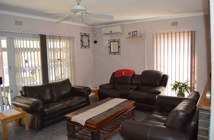 4 Bedroom Property for Sale in Mulbarton Gauteng