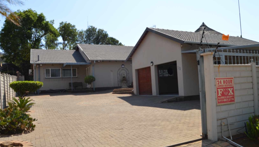 4 Bedroom Property for Sale in Mulbarton Gauteng