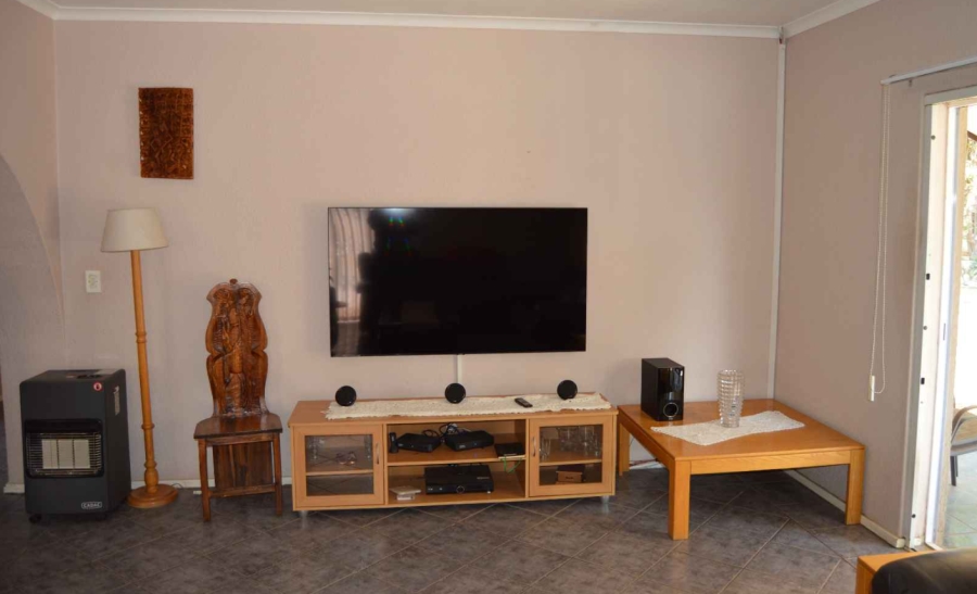 4 Bedroom Property for Sale in Mulbarton Gauteng