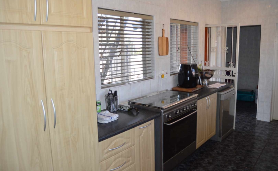 4 Bedroom Property for Sale in Mulbarton Gauteng