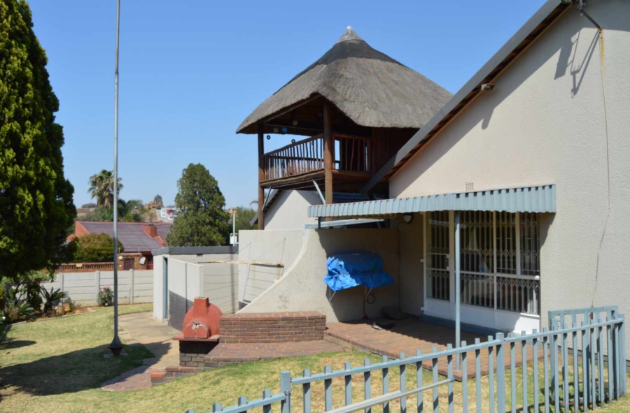 4 Bedroom Property for Sale in Mulbarton Gauteng