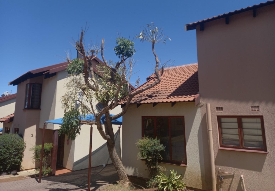 2 Bedroom Property for Sale in Liefde en Vrede Gauteng